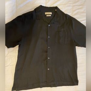 Men’s xtra large casual button down Tommy Bahama shirt